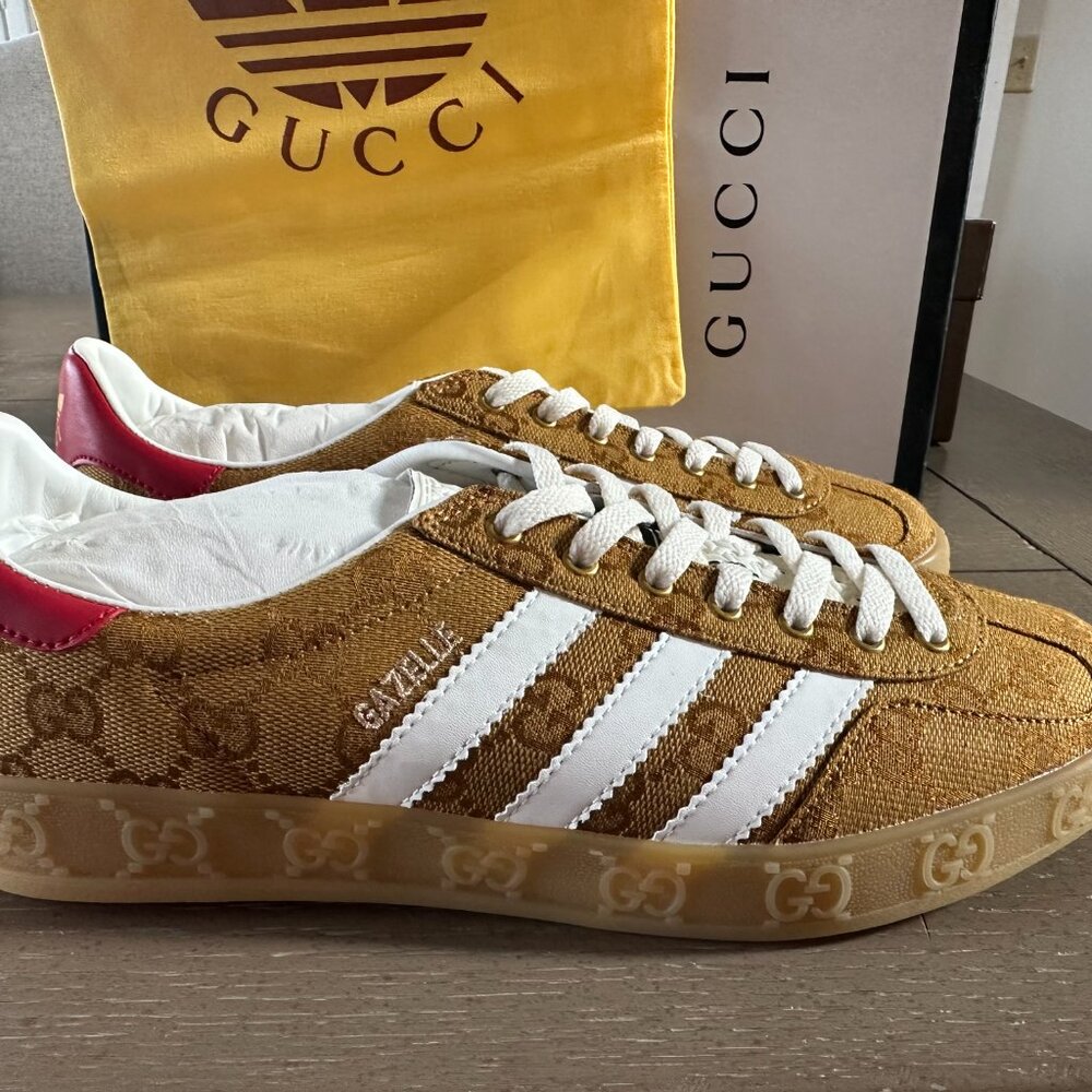 BRAND NEW Adidas x Gucci Gazelle Sneaker GG monogram canvas - red back - EU 41
